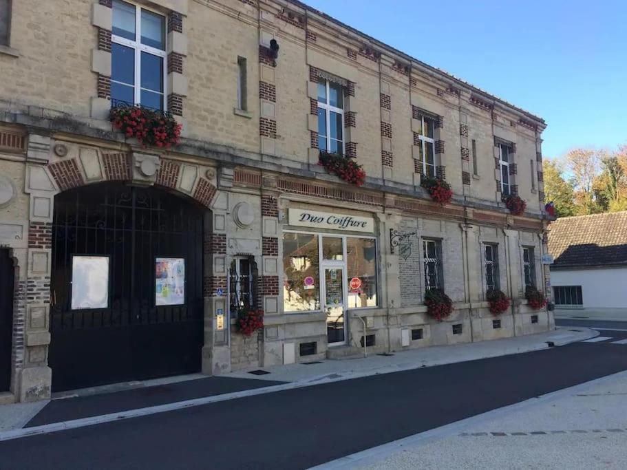 Le Gambetta - Nouveau Proprietaire Estissac Zewnętrze zdjęcie