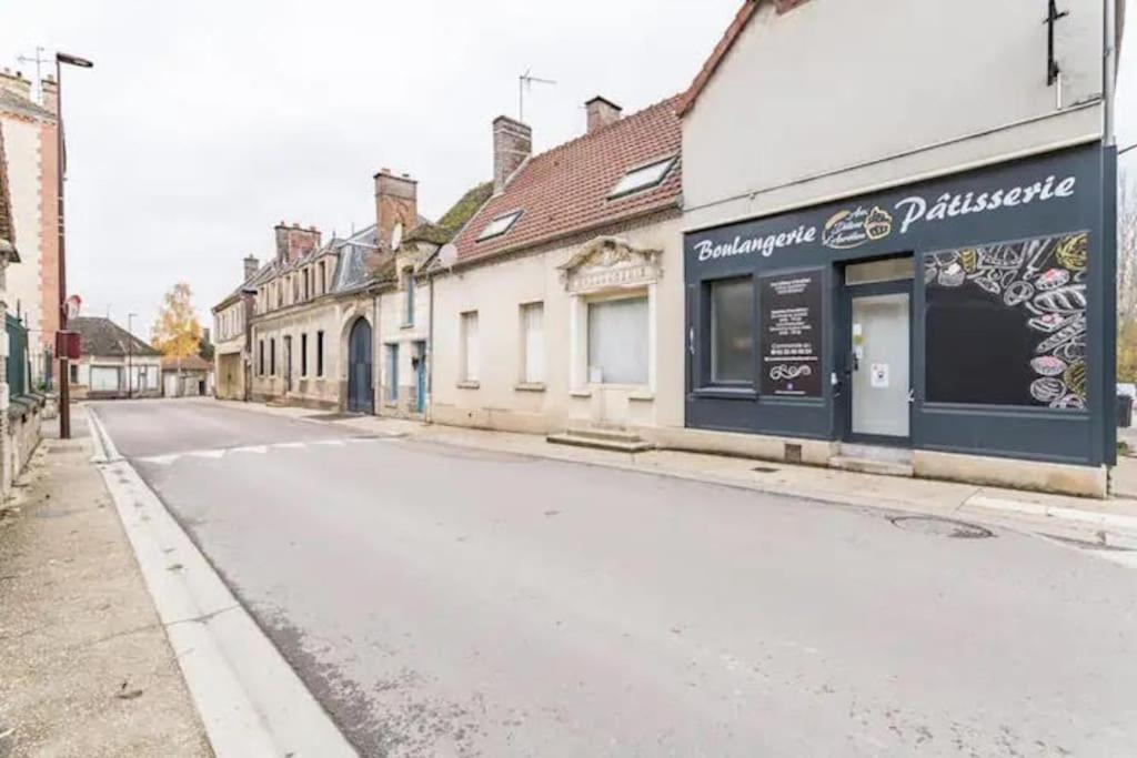 Le Gambetta - Nouveau Proprietaire Estissac Zewnętrze zdjęcie